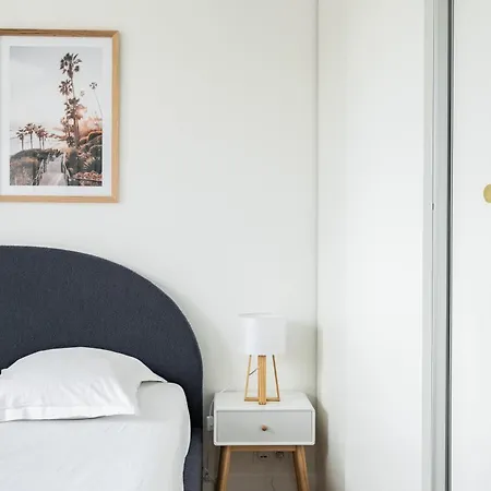 Apartment Veeve - Parisian Pop Art *