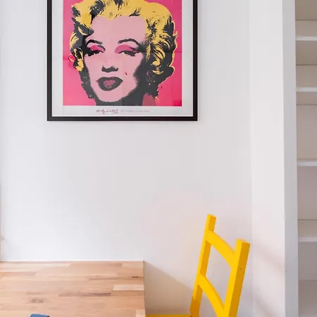 Apartment Veeve - Parisian Pop Art