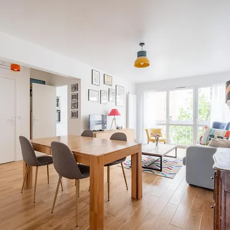 Apartment Veeve - Parisian Pop Art *