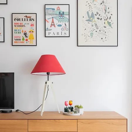Veeve - Parisian Pop Art Apartment Paris