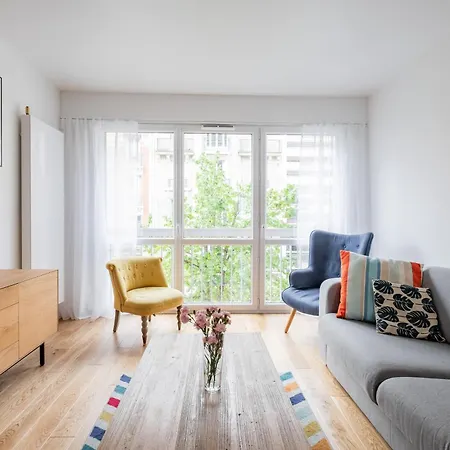 Apartment Veeve - Parisian Pop Art
